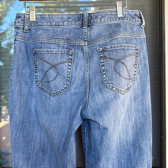 Chico’s Platinum Denim Ultimate Fit Slim Leg Jeans - Picture 14 of 16